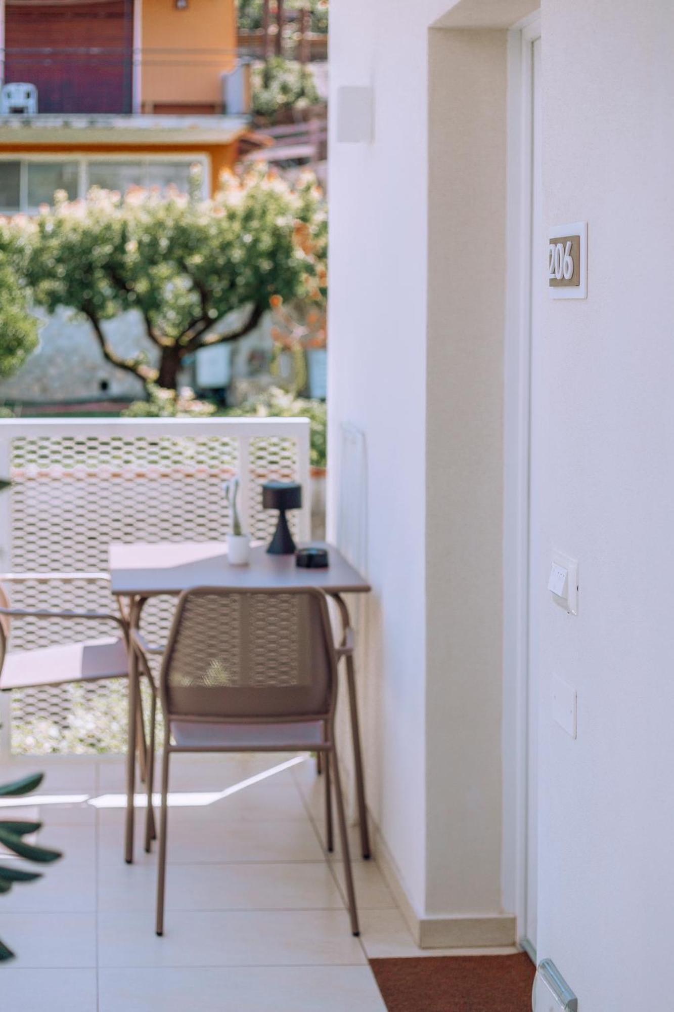 Ah Porticcioli Boutique Apartments San Felice del Benaco Exteriér fotografie